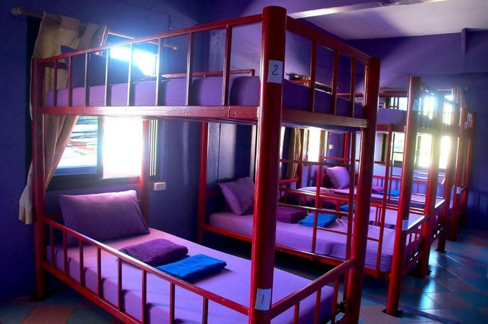 Above & Beyond Hostel Baan Tai Luaran gambar